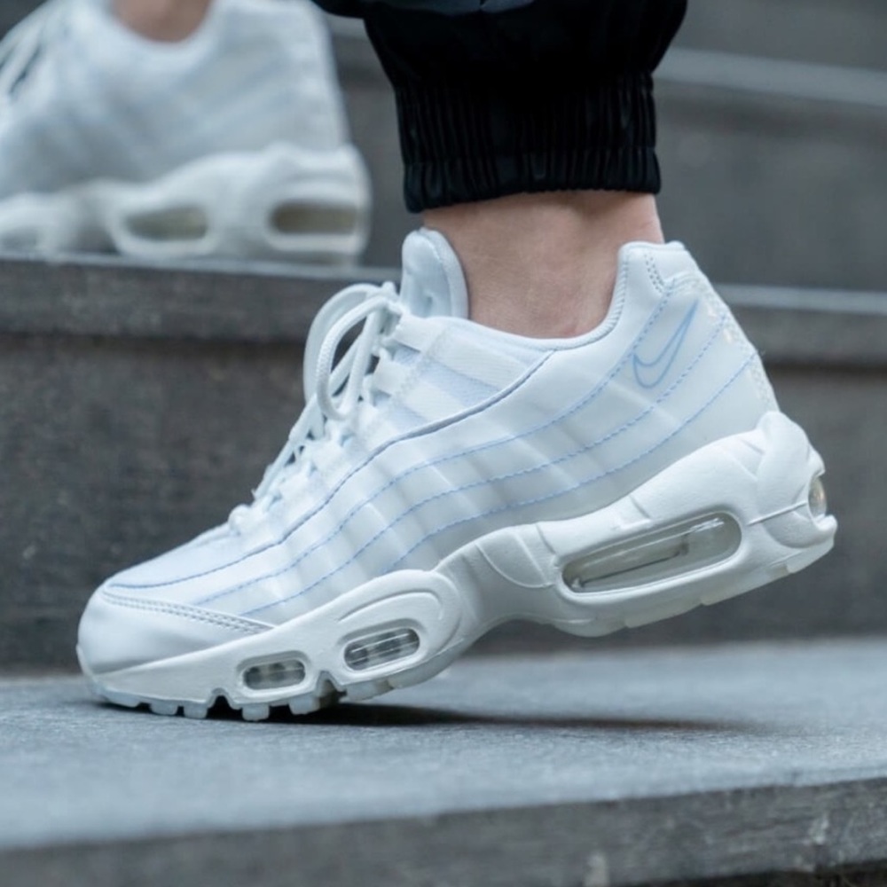 🏃‍♀️Nike Women’s Air Max 95 SE Shoes🏃‍♀️